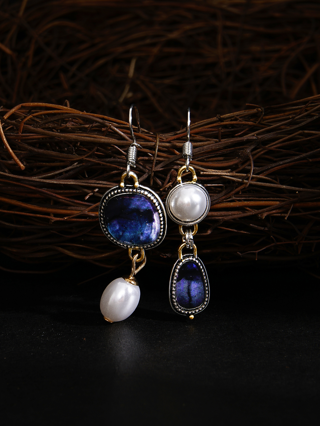 Carissa – Vintage Blue Stone Pearl Earrings