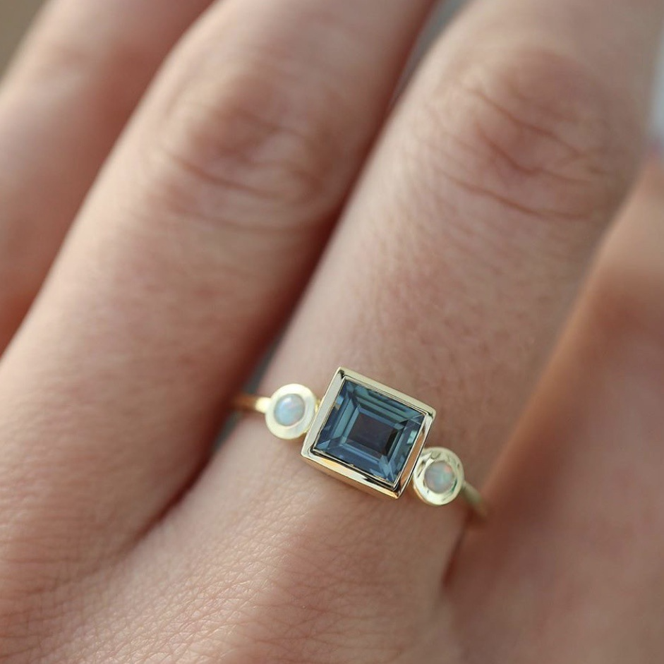 Faelyn - Vintage Blue Crystal Ring