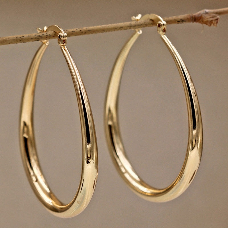Sienna - Geometric Oval Gold Hoop Earrings