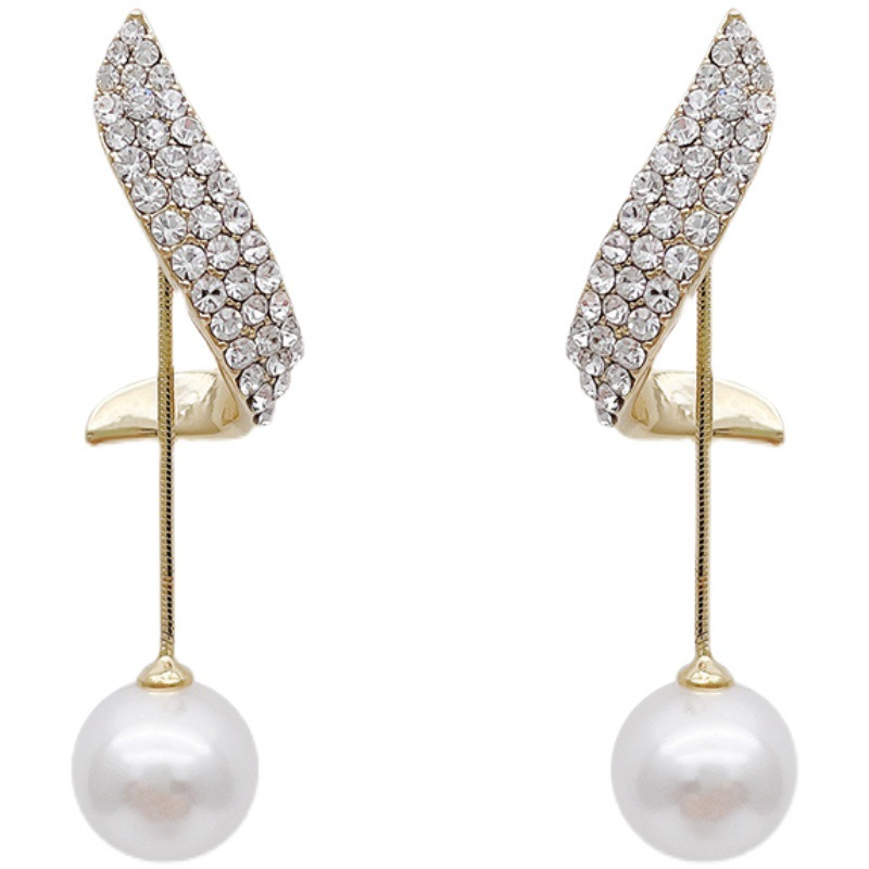 Esther - Pearl Earrings in Gold