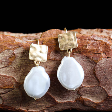 Astra – Vintage Freshwater Pearl Earrings