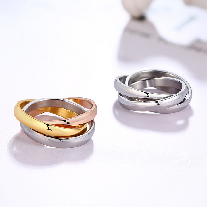 Everlynn – Three-Toned Loop Ring