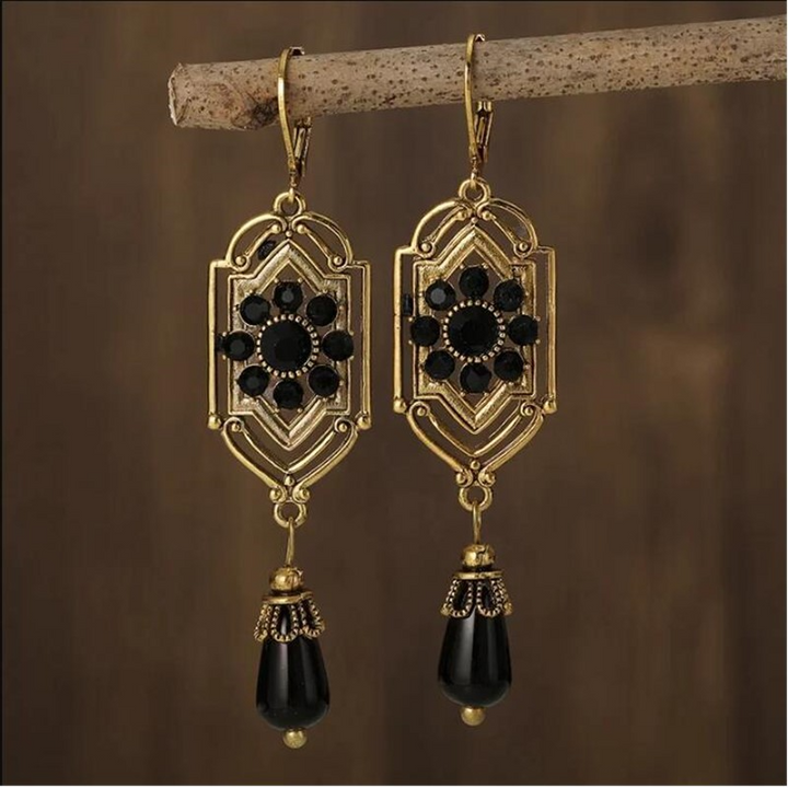 Paisleigh – Vintage Black Dangling Crystal Earrings