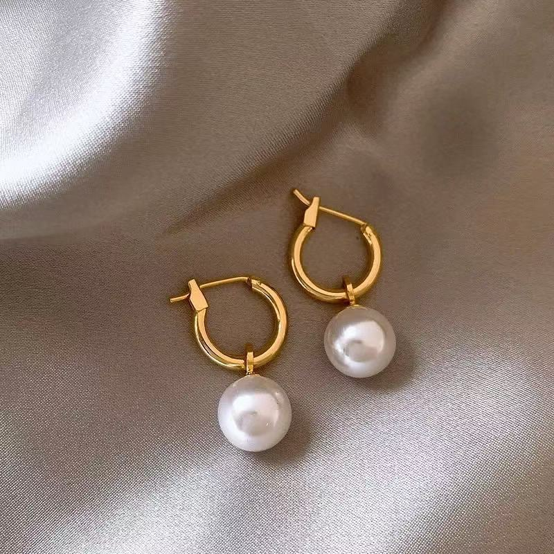 Evie – Elegant Earrings with Gold Beads