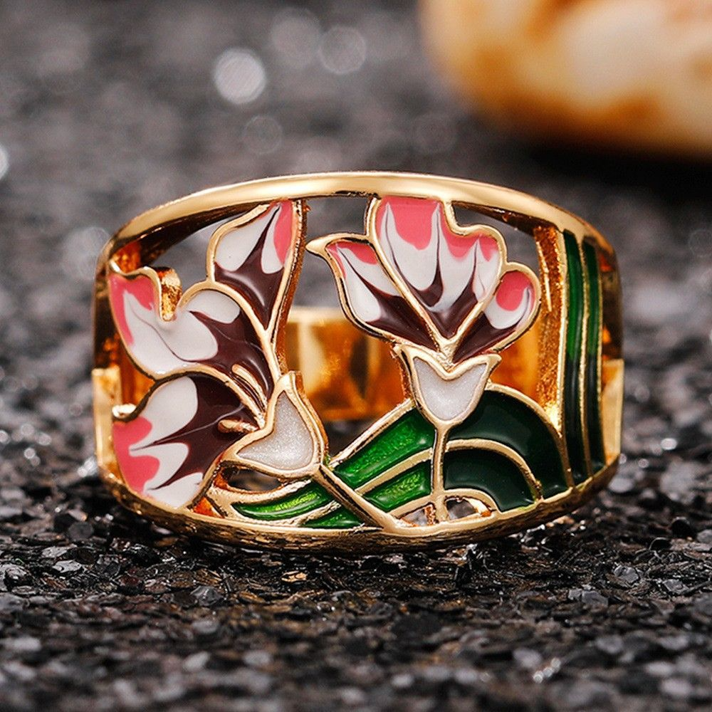 Haisley – Golden Enamel Flower Ring