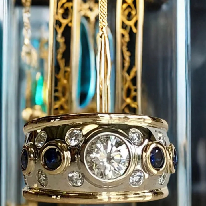 Edna – Vintage Golden Inlaid Zirconia Ring