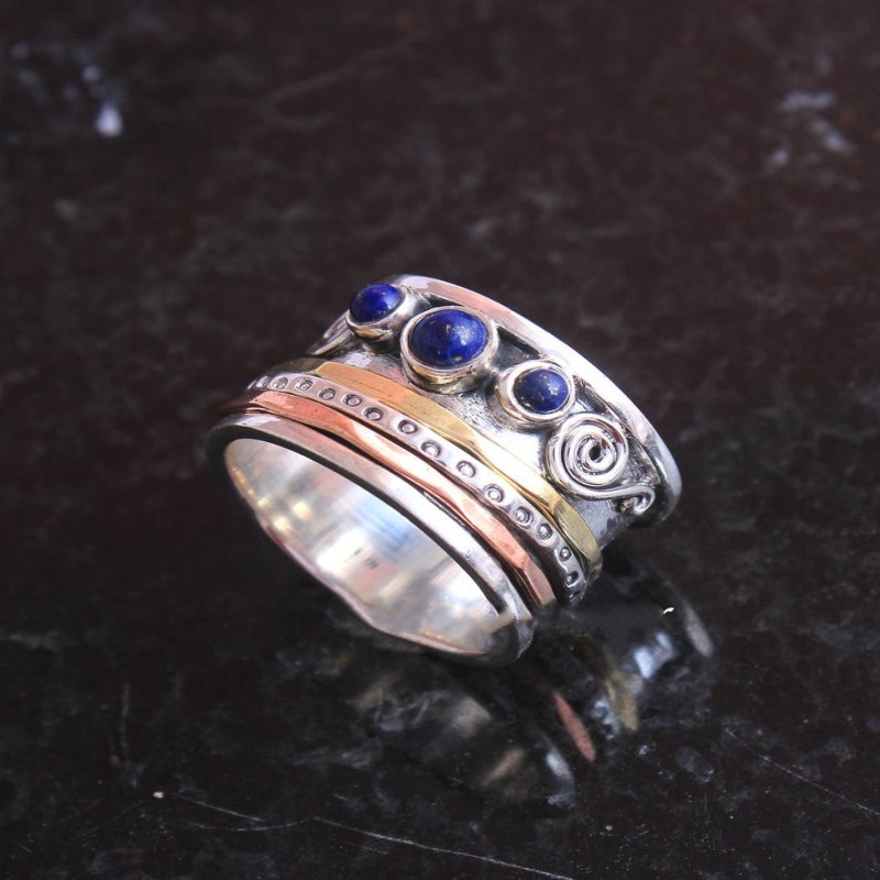 Dorothy – Sapphire Meditation Ring