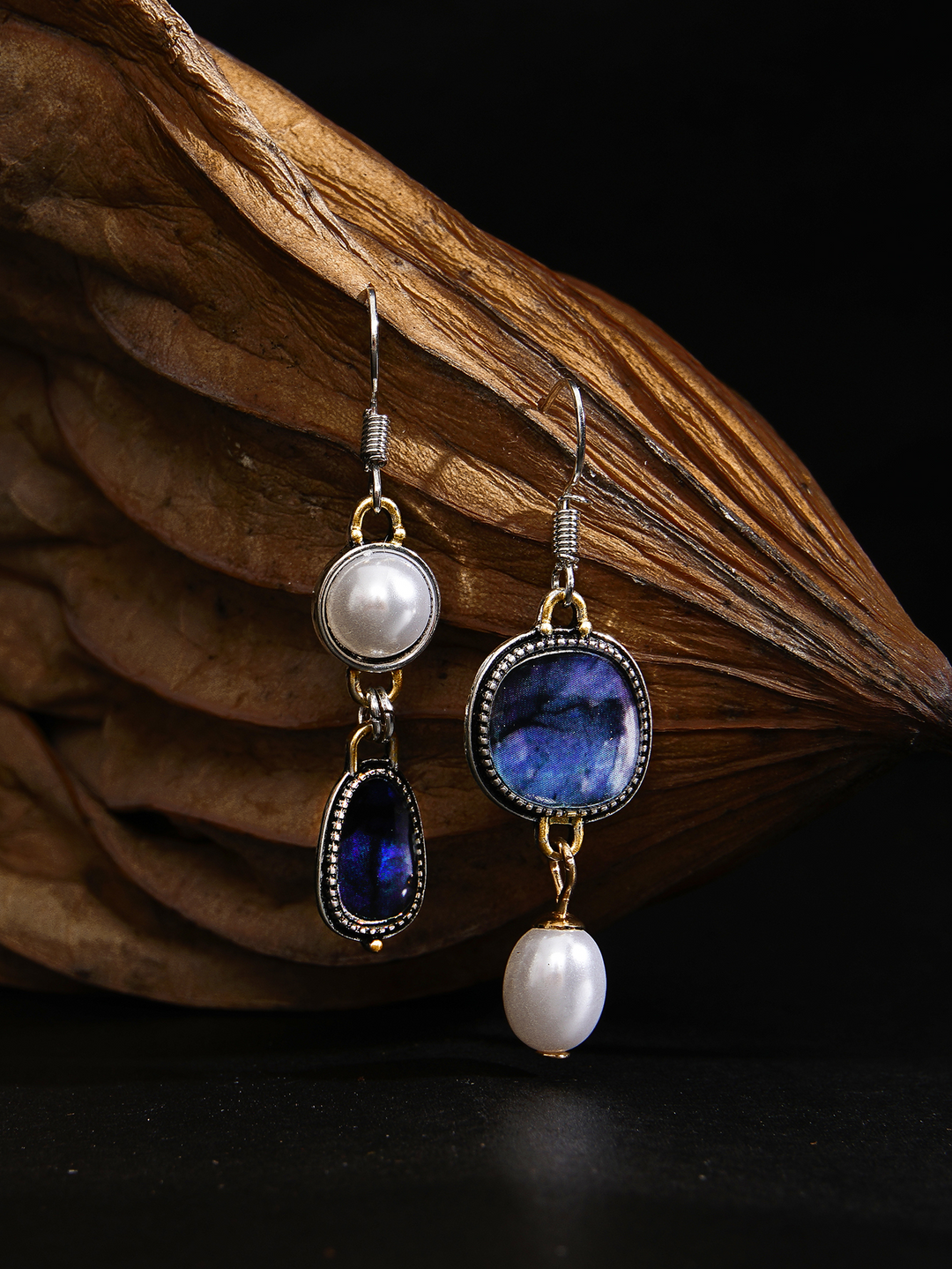 Carissa – Vintage Blue Stone Pearl Earrings