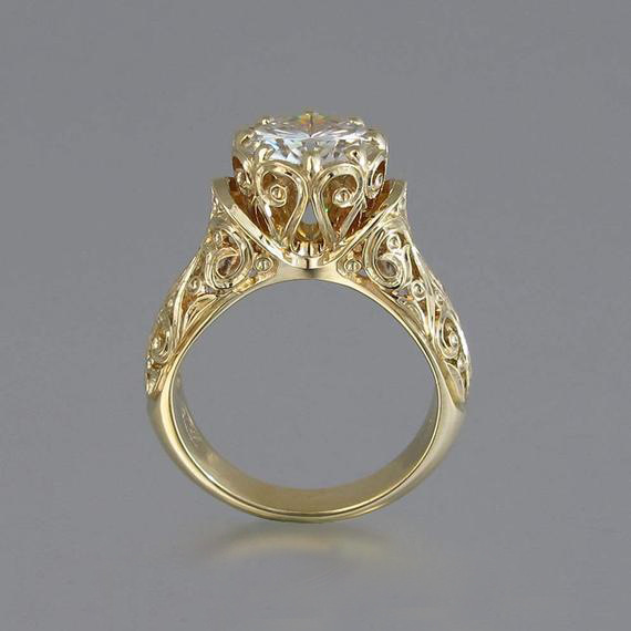 Joanna – Elegant White Zirconia Ring