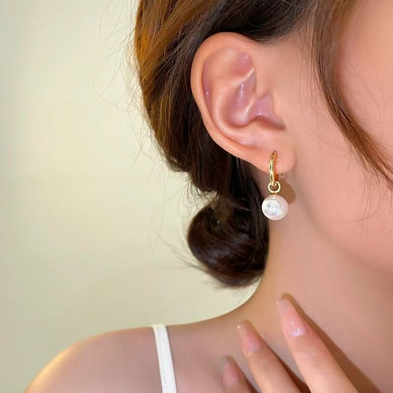 Evie – Elegant Earrings with Gold Beads