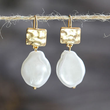 Astra – Vintage Freshwater Pearl Earrings