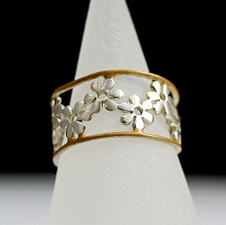 Indie – Irregular Hollow Daisy Ring
