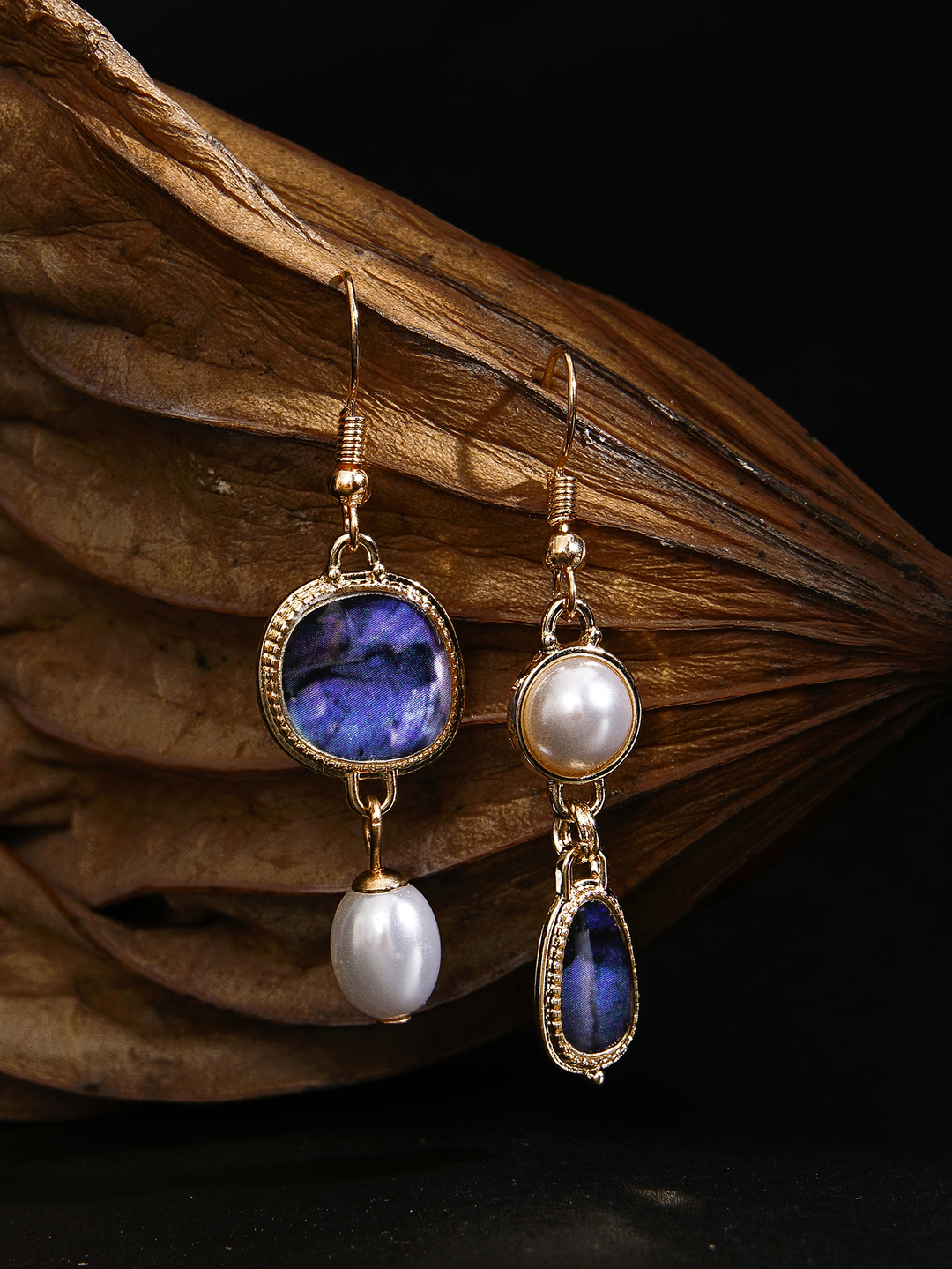 Carissa – Vintage Blue Stone Pearl Earrings