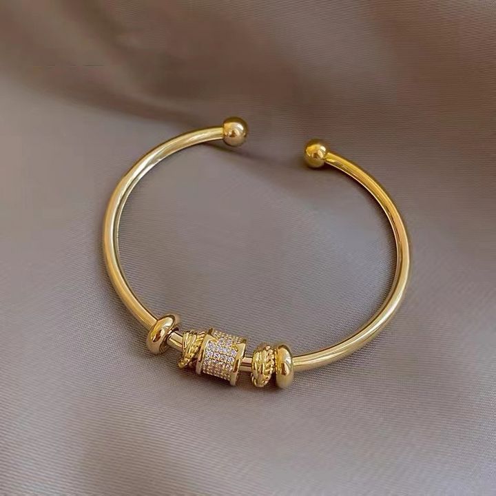 Journee - Adjustable Bracelet with Golden Charms