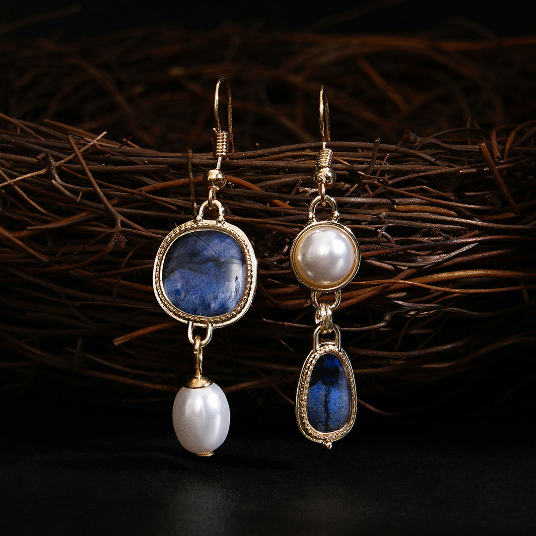 Carissa – Vintage Blue Stone Pearl Earrings