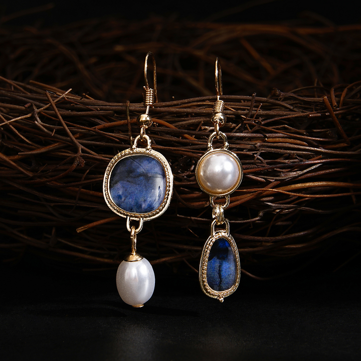 Carissa – Vintage Blue Stone Pearl Earrings